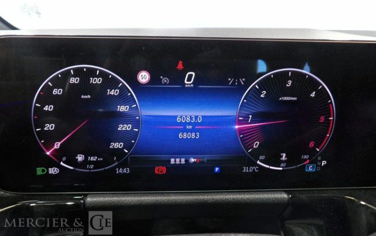 MERCEDES GLA 220 D  4  MATIC NOIR GR-494-BD