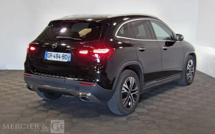 MERCEDES GLA 220 D  4  MATIC NOIR GR-494-BD