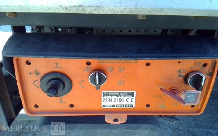 MERCEDES ATEGO 1324 PORTEUR HAYON  – 4X2 – PTAC 13T5  GZ-458-LJ