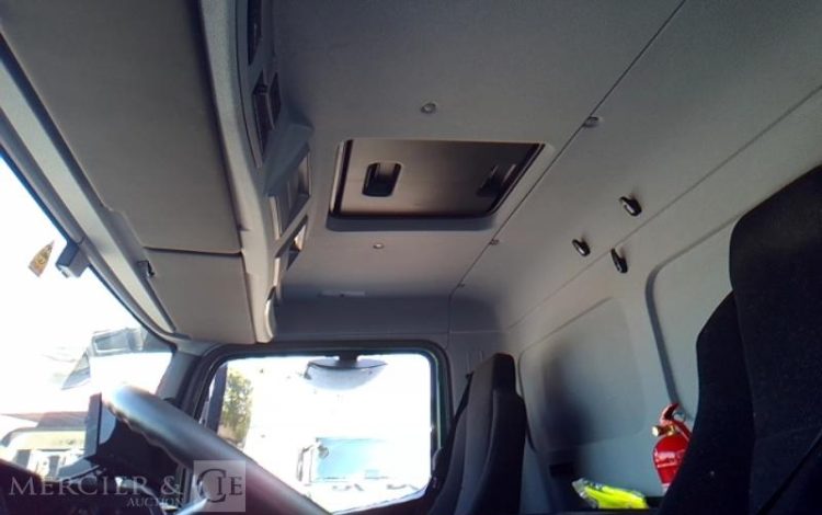 MERCEDES ATEGO 1324 PORTEUR HAYON  – 4X2 – PTAC 13T5  GZ-458-LJ