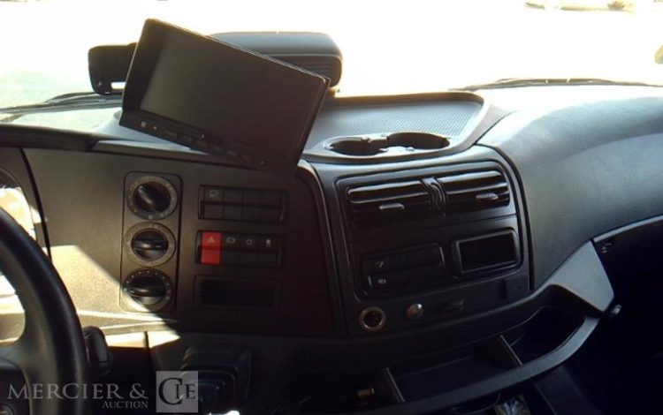 MERCEDES ATEGO 1324 PORTEUR HAYON  – 4X2 – PTAC 13T5  GZ-458-LJ