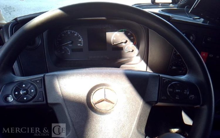 MERCEDES ATEGO 1324 PORTEUR HAYON  – 4X2 – PTAC 13T5  GZ-458-LJ