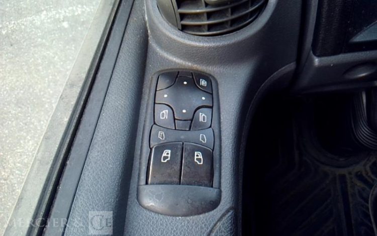 MERCEDES ATEGO 1324 PORTEUR HAYON  – 4X2 – PTAC 13T5  GZ-458-LJ