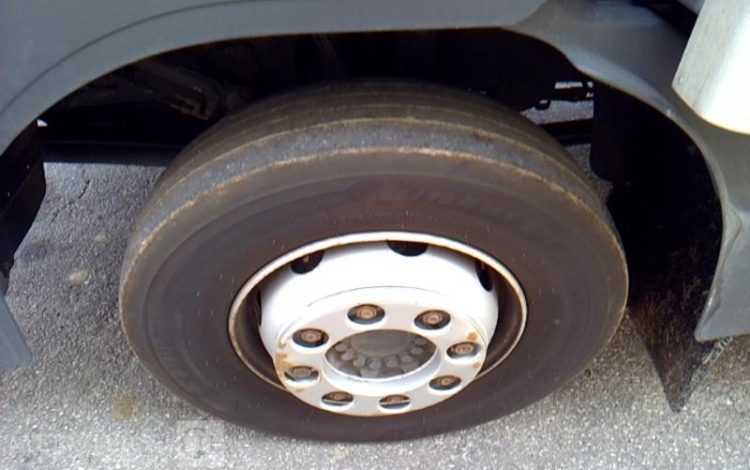 MERCEDES ATEGO 1324 PORTEUR HAYON  – 4X2 – PTAC 13T5  GZ-458-LJ