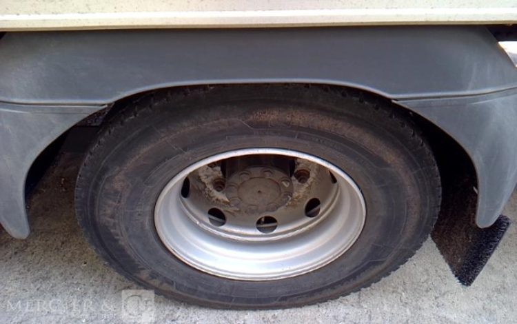 MERCEDES ATEGO 1324 PORTEUR HAYON  – 4X2 – PTAC 13T5  GZ-458-LJ