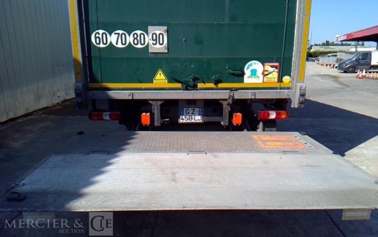 MERCEDES ATEGO 1324 PORTEUR HAYON  – 4X2 – PTAC 13T5  GZ-458-LJ