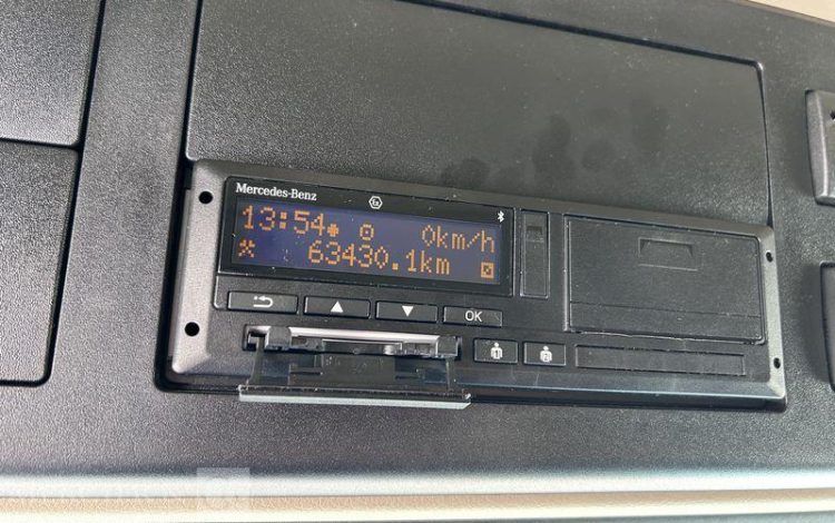MERCEDES ACTROS 1846 VERT HB-405-HJ
