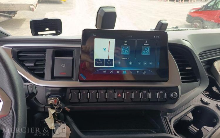 IVECO TRACTEUR ROUTIER S-WAY 580 – PTRA : 44 TONNES – DIESEL – 135534 KMS – ANNEE 2025 NOIR HD-693-MP