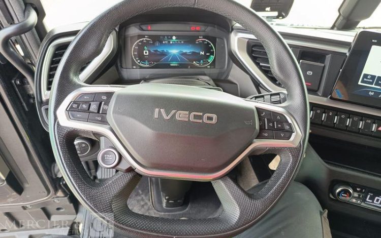 IVECO TRACTEUR ROUTIER S-WAY 580 – PTRA : 44 TONNES – DIESEL – 135534 KMS – ANNEE 2025 NOIR HD-693-MP