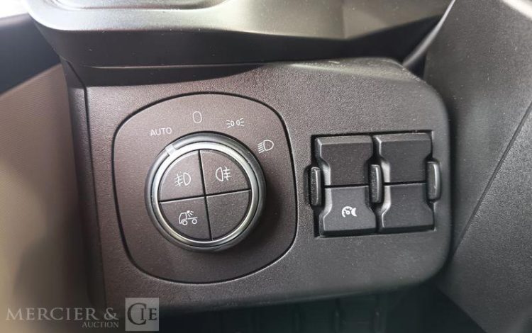 IVECO TRACTEUR ROUTIER S-WAY 580 – PTRA : 44 TONNES – DIESEL – 135534 KMS – ANNEE 2025 NOIR HD-693-MP