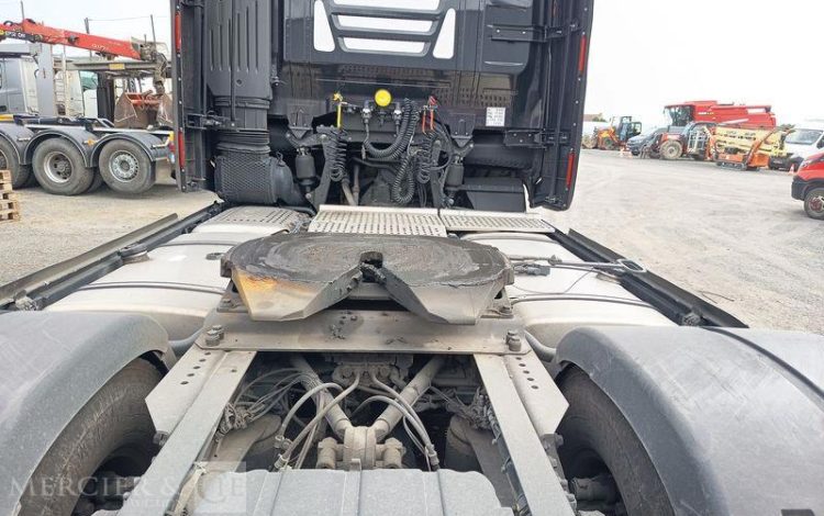 IVECO TRACTEUR ROUTIER S-WAY 580 – PTRA : 44 TONNES – DIESEL – 135534 KMS – ANNEE 2025 NOIR HD-693-MP