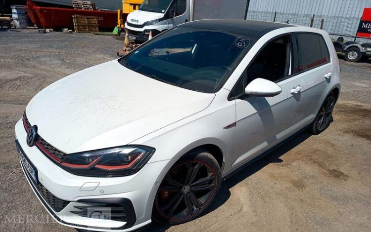 VOLKSWAGEN GOLF GTI – ESSENCE – 44630 KMS – POUR PIECES SANS CARTE GRISE BLANC WW-820-GP