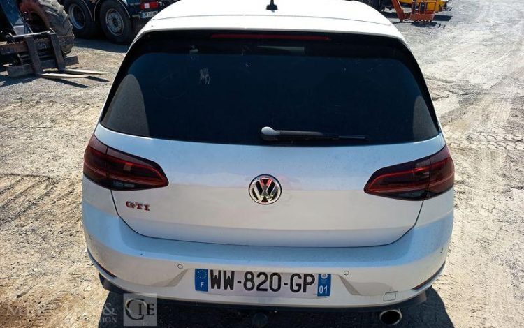 VOLKSWAGEN GOLF GTI – ESSENCE – 44630 KMS – POUR PIECES SANS CARTE GRISE BLANC WW-820-GP