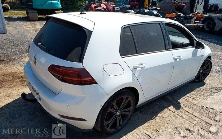 VOLKSWAGEN GOLF GTI – ESSENCE – 44630 KMS – POUR PIECES SANS CARTE GRISE BLANC WW-820-GP