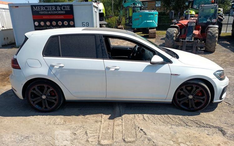 VOLKSWAGEN GOLF GTI – ESSENCE – 44630 KMS – POUR PIECES SANS CARTE GRISE BLANC WW-820-GP