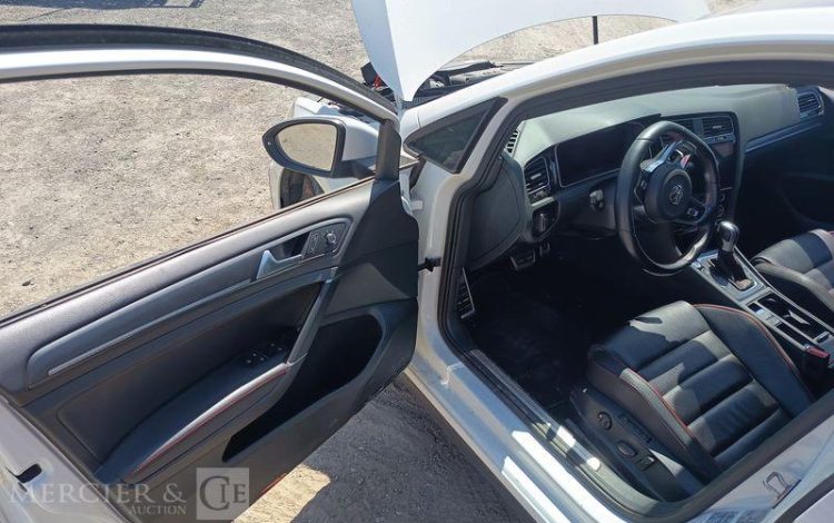 VOLKSWAGEN GOLF GTI – ESSENCE – 44630 KMS – POUR PIECES SANS CARTE GRISE BLANC WW-820-GP