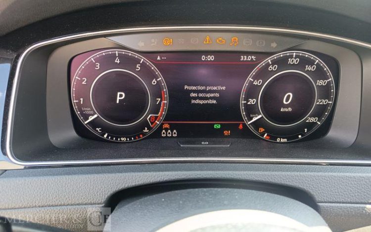 VOLKSWAGEN GOLF GTI – ESSENCE – 44630 KMS – POUR PIECES SANS CARTE GRISE BLANC WW-820-GP