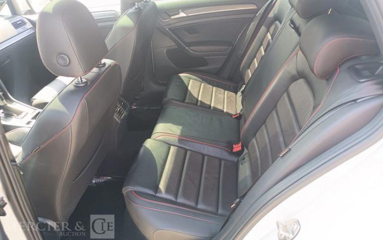 VOLKSWAGEN GOLF GTI – ESSENCE – 44630 KMS – POUR PIECES SANS CARTE GRISE BLANC WW-820-GP