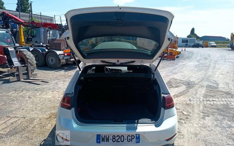 VOLKSWAGEN GOLF GTI – ESSENCE – 44630 KMS – POUR PIECES SANS CARTE GRISE BLANC WW-820-GP