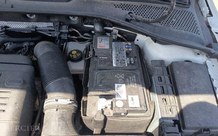 VOLKSWAGEN GOLF GTI – ESSENCE – 44630 KMS – POUR PIECES SANS CARTE GRISE BLANC WW-820-GP