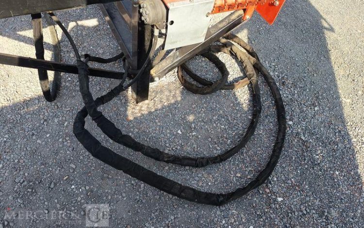 JAPA FENDEUSE TRONCONNEUSE JAPA 405 TRE  AVEC TABLE DE LEVAGE PALAX MIDI – ANNEE 2020  16889