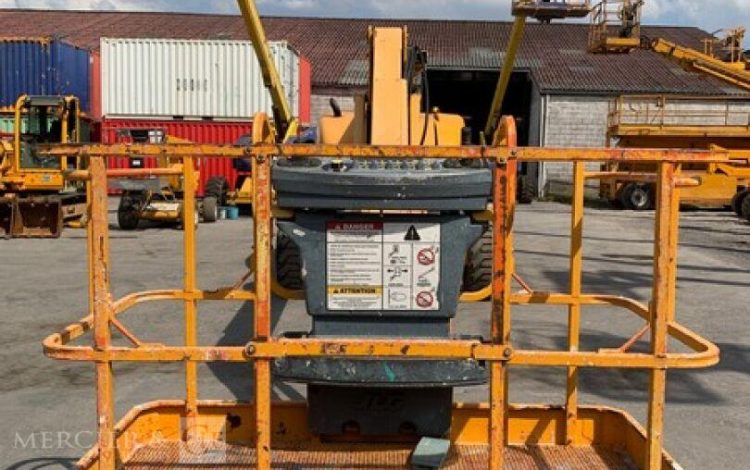 JLG 800AJ  TD27A1841