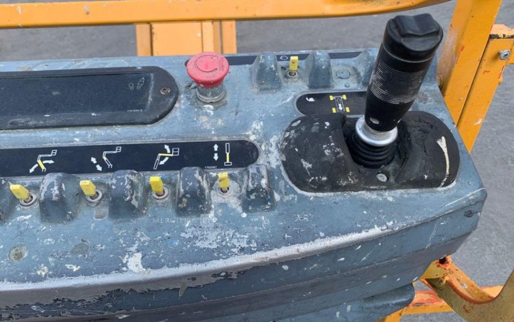 JLG 800AJ  TD27A1841