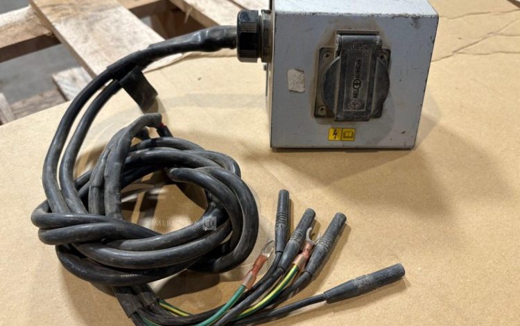 KIT010025