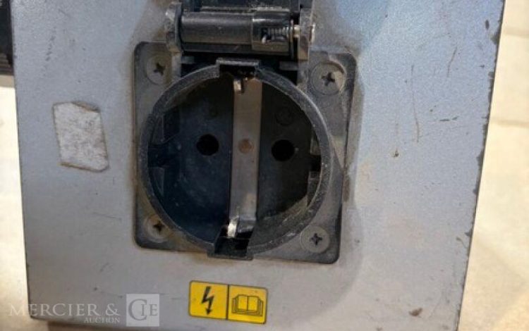 KIT010025