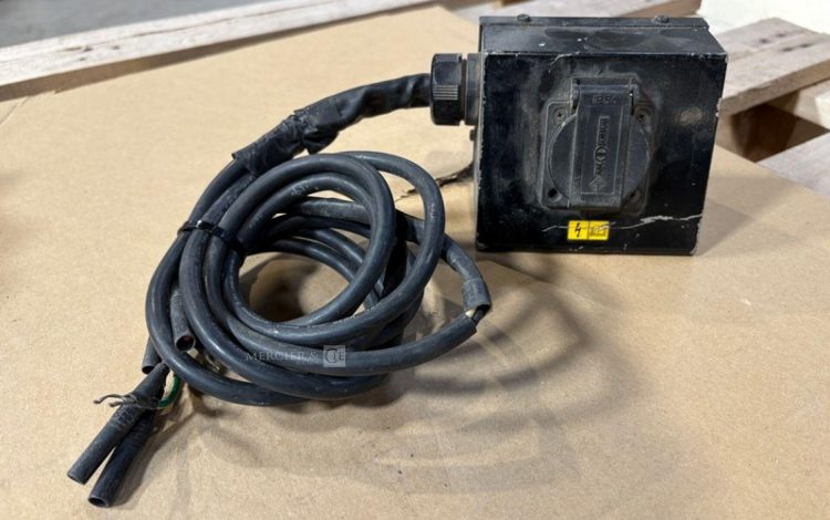 KIT010025