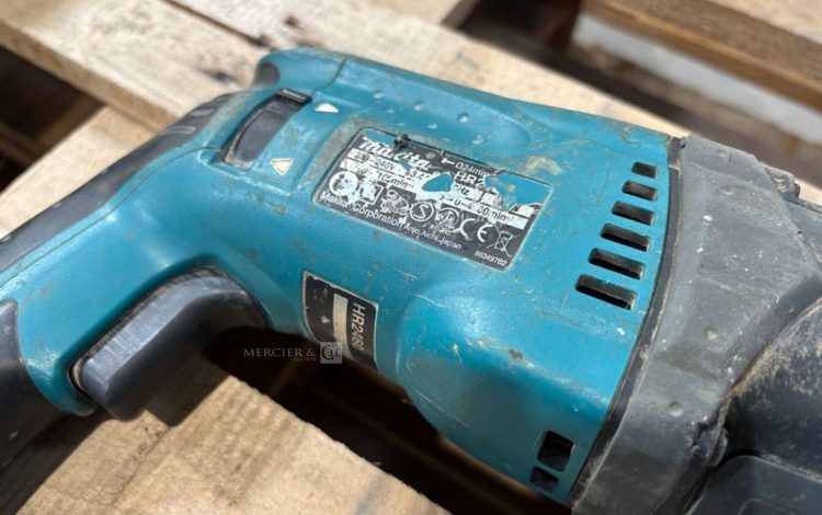 MAKITA HR2460  PER010439