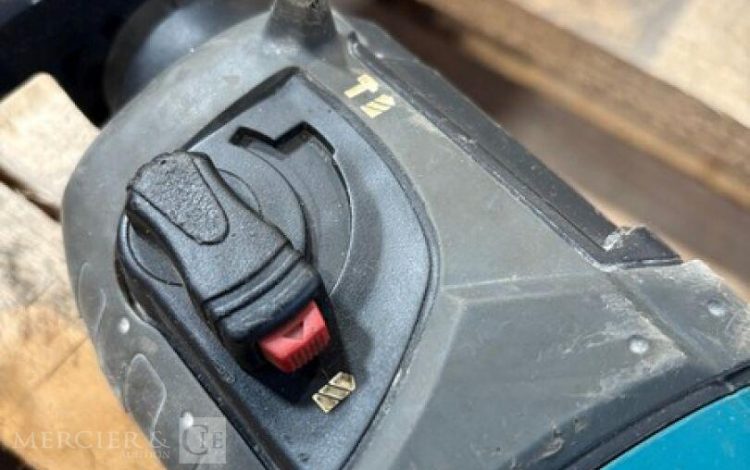MAKITA HR2460  PER010439