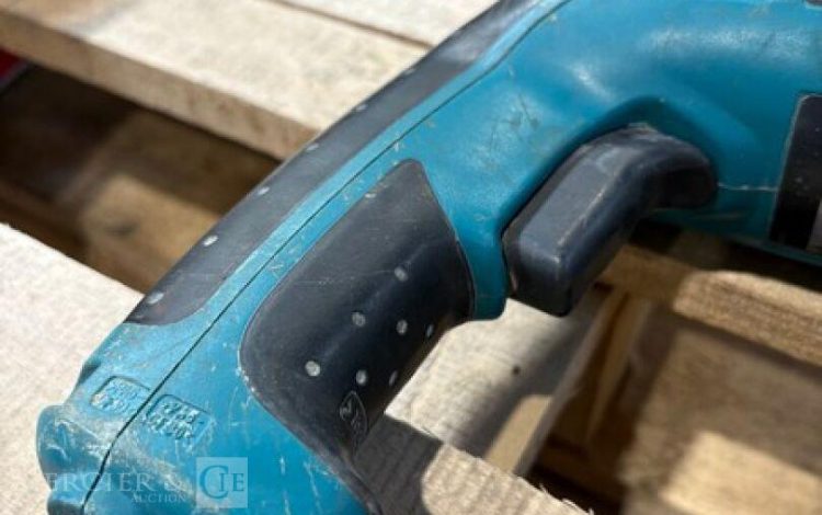 MAKITA HR2460  PER010439