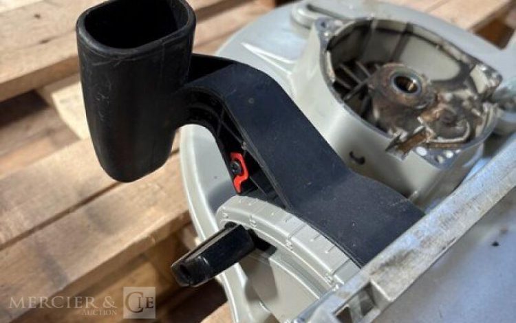 MAKITA 5903R  SCI010987