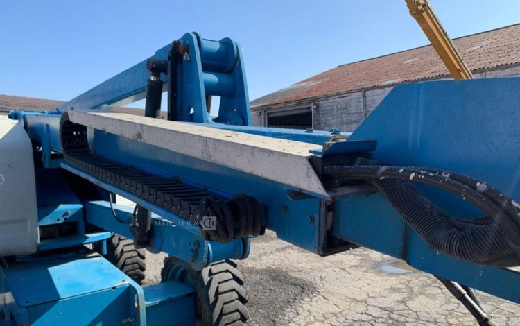 GENIE Z-51/30JRT  15AD2310