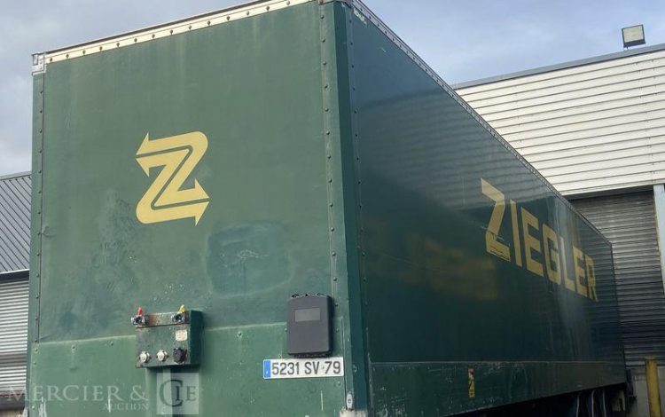 FRUEHAUF SEMI REMORQUE FOURGON  5231SV79