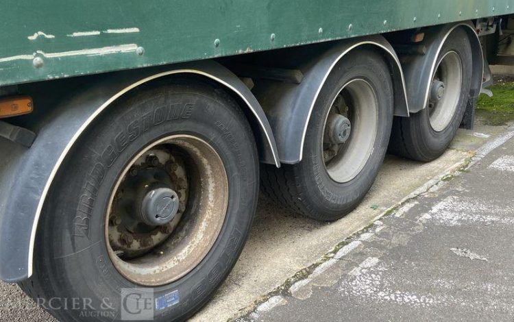 FRUEHAUF SEMI REMORQUE FOURGON  5231SV79