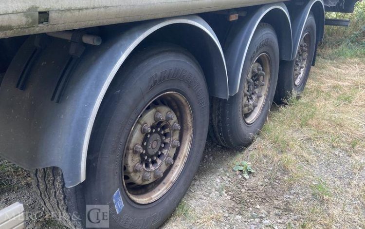 SRT SEMI REMORQUE FOURGON  BN-065-EK