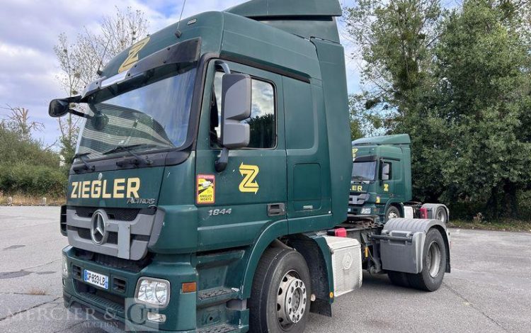 MERCEDES ACTROS 1844 4×2 VERT CP-833-LB