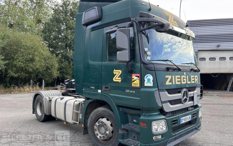 MERCEDES ACTROS 1844 4×2 VERT CP-833-LB