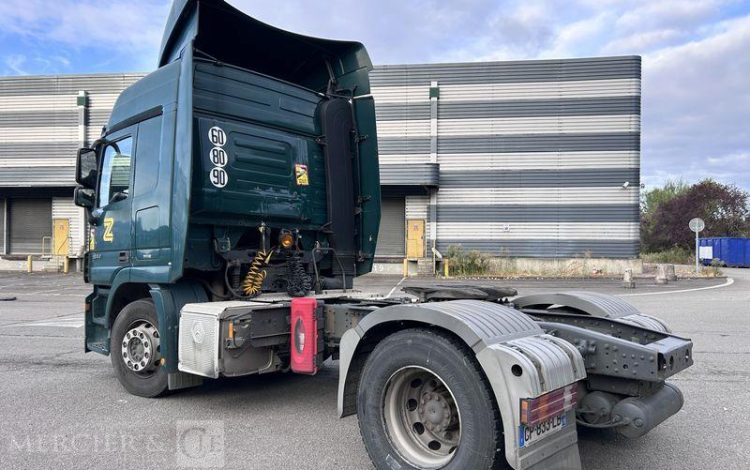 MERCEDES ACTROS 1844 4×2 VERT CP-833-LB