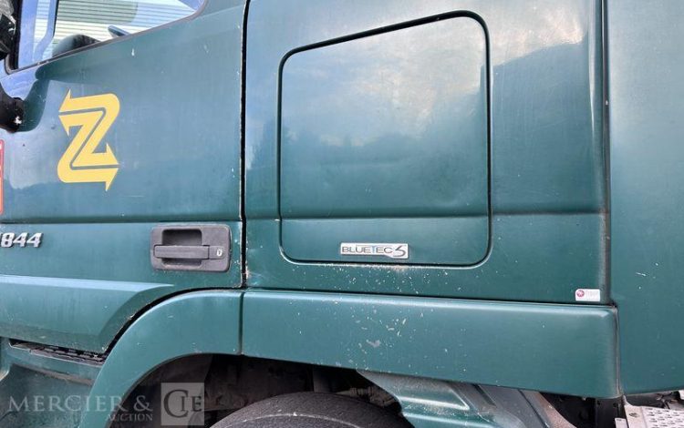 MERCEDES ACTROS 1844 4×2 VERT CP-833-LB