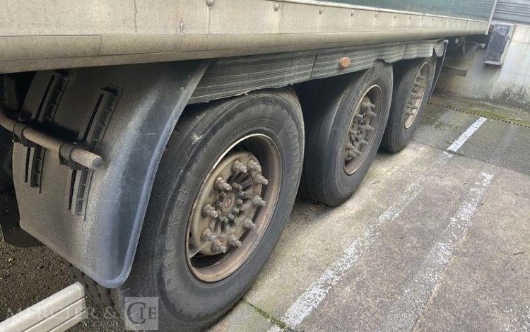 SRT SEMI REMORQUE FOURGON  CY-836-HR