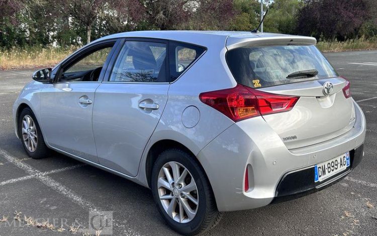 TOYOTA AURIS  DM-899-AG