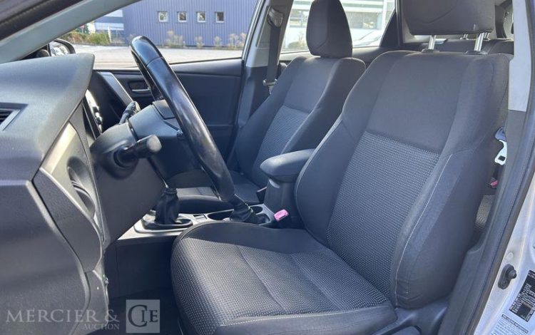 TOYOTA AURIS  DM-899-AG