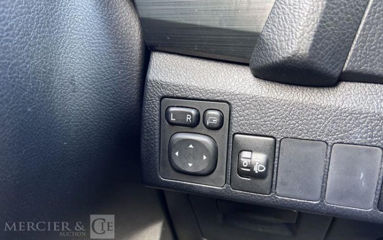 TOYOTA AURIS  DM-899-AG