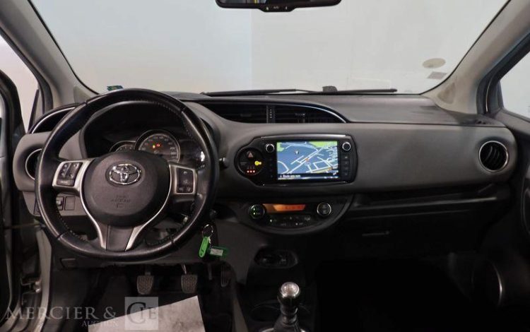 TOYOTA YARIS 1.4 D4D 90 DYNAMIC BLANC DW-797-EA