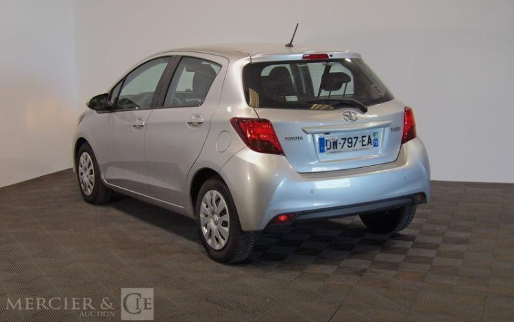 TOYOTA YARIS 1.4 D4D 90 DYNAMIC BLANC DW-797-EA