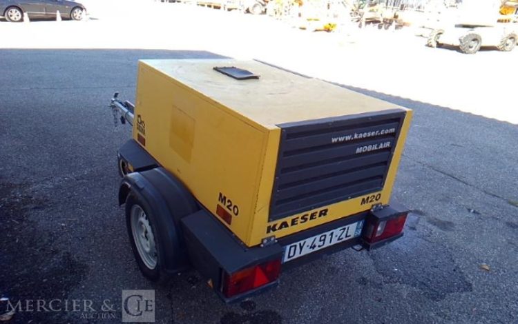 KAESER COMPRESSEUR D AIR M20 – 2000L – 7 BARS – 1077H – 1 ESSIEU -¨PTAC 570KG – AN2016  DY-491-ZL