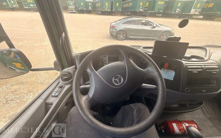MERCEDES ATEGO  DY-797-XQ